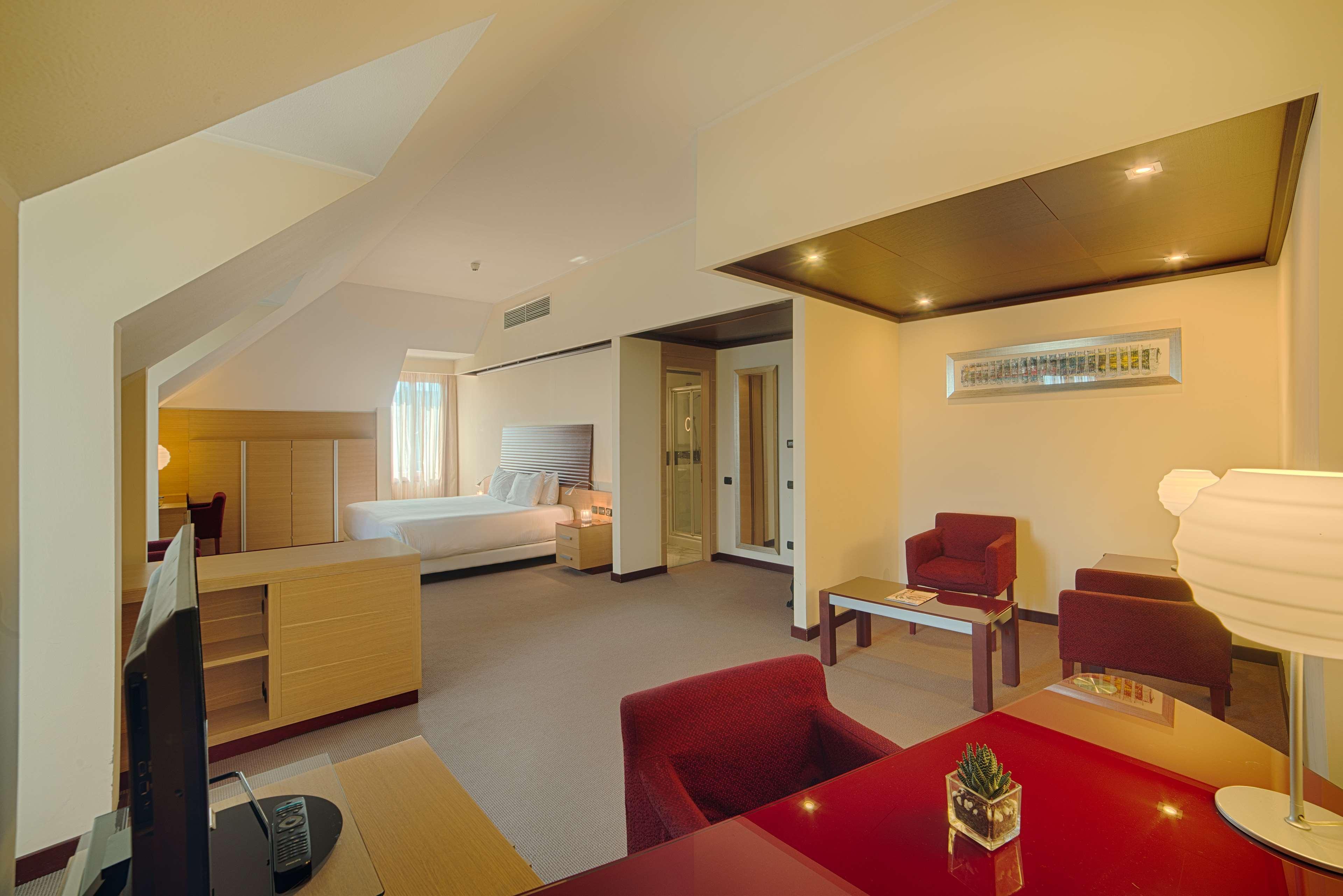 Nh Milano 2 Hotel Сеграте Екстериор снимка