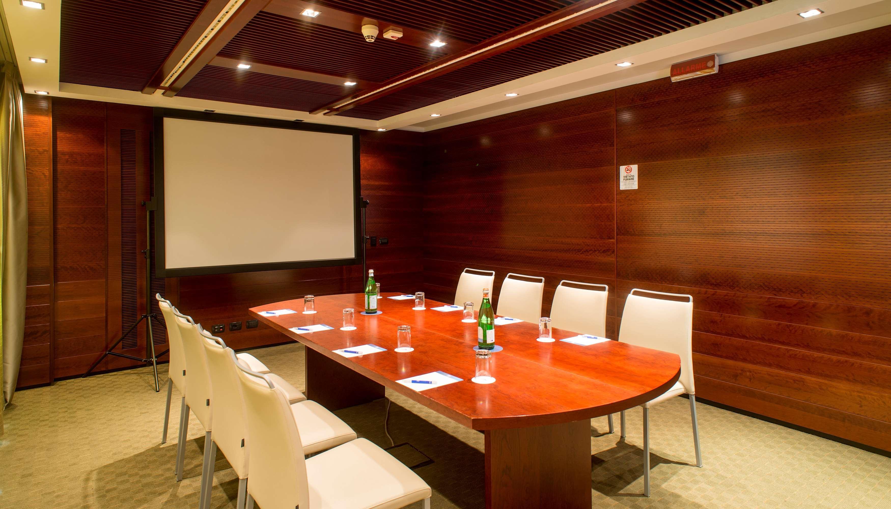 Nh Milano 2 Hotel Сеграте Екстериор снимка