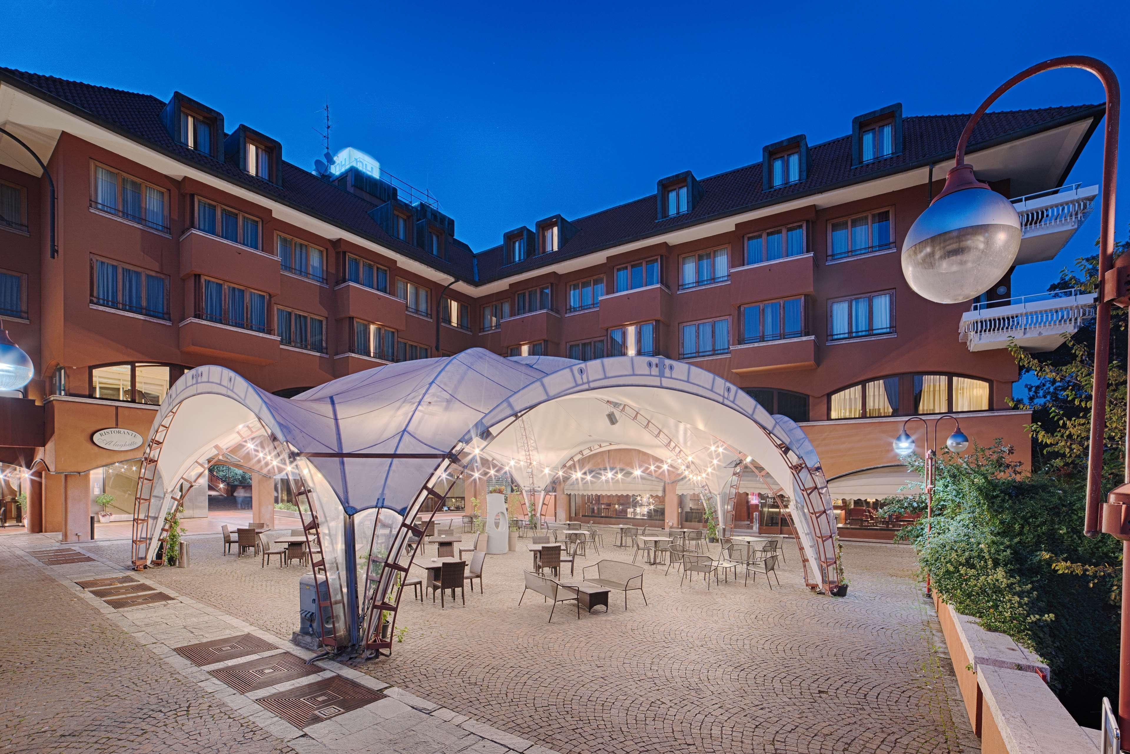 Nh Milano 2 Hotel Сеграте Екстериор снимка