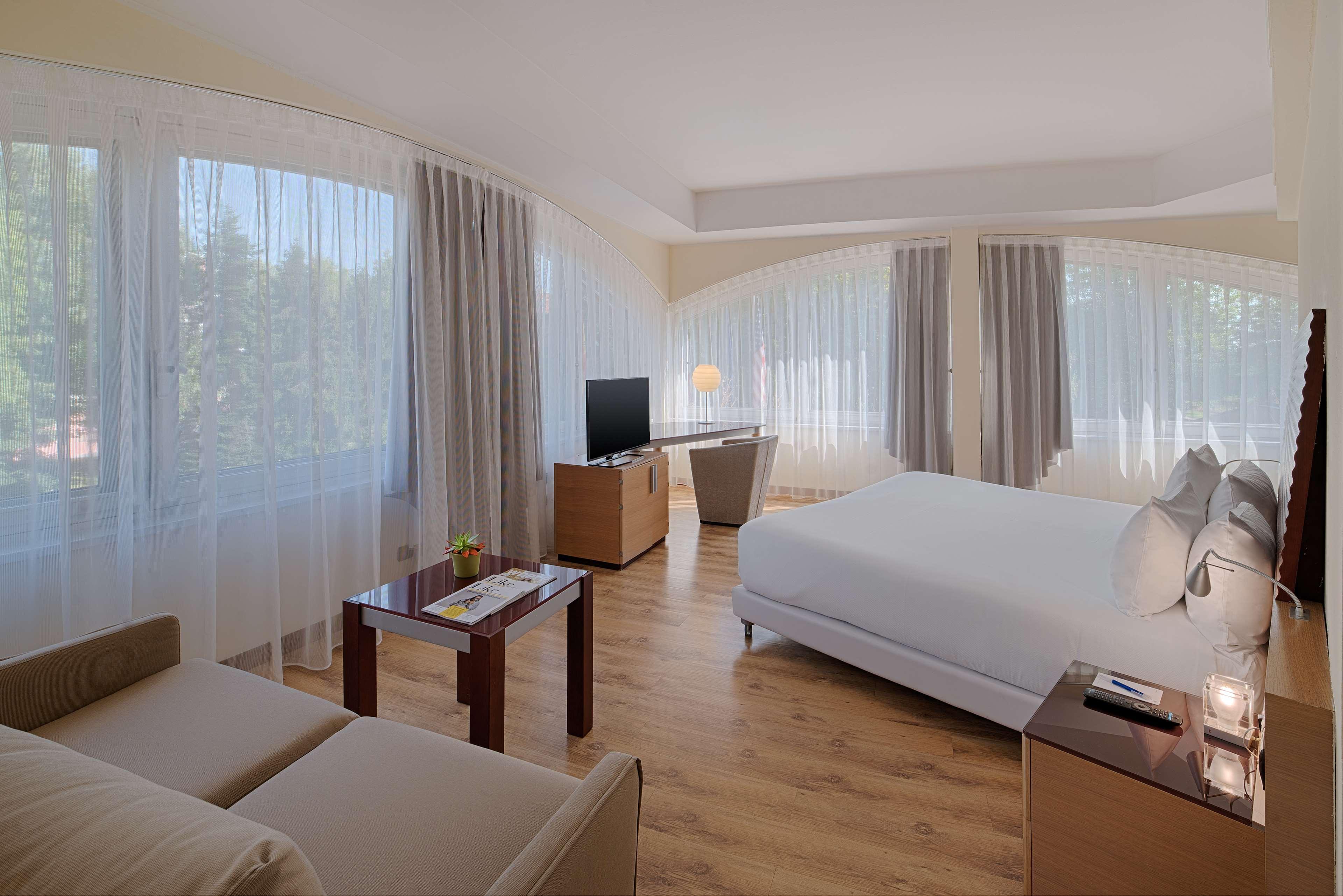 Nh Milano 2 Hotel Сеграте Екстериор снимка